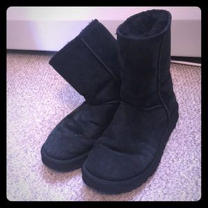 Size US 7 UGG boots.